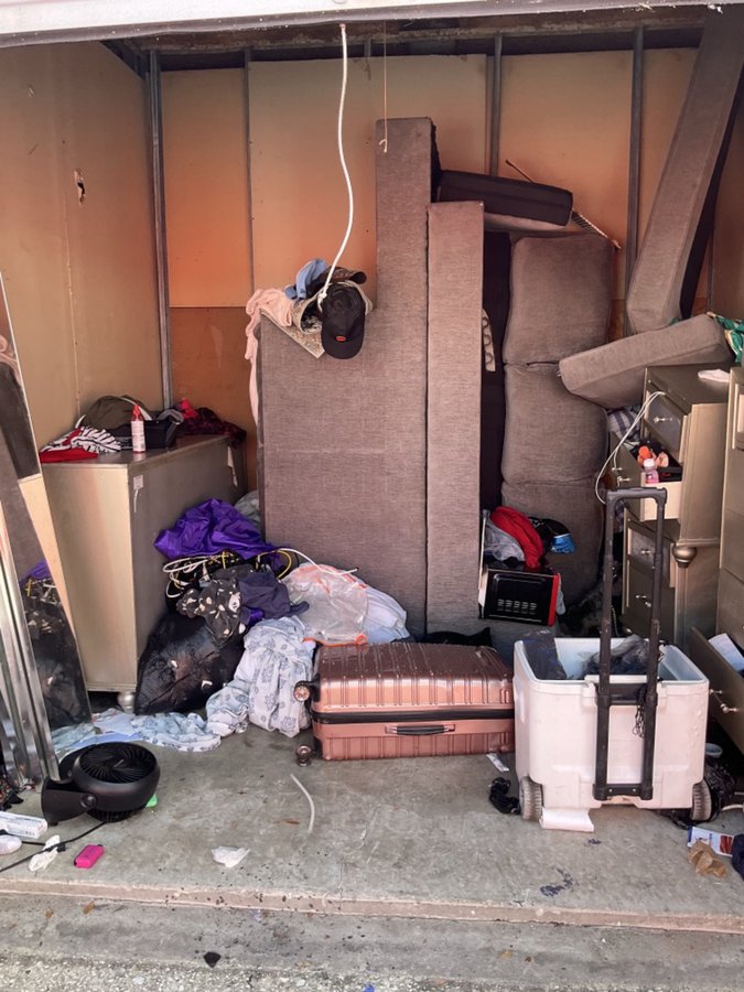 10 x 10 storage unit in St Petersburg, FL