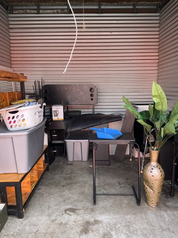 10 x 10 storage unit in St Petersburg, FL