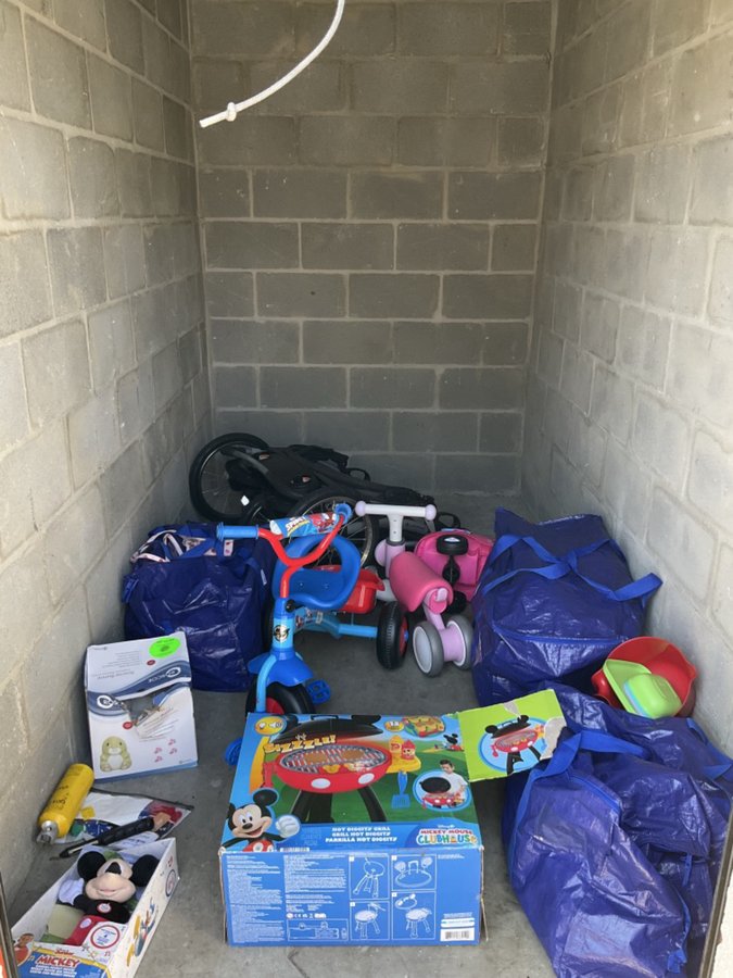 5 x 10 storage unit in Largo, FL