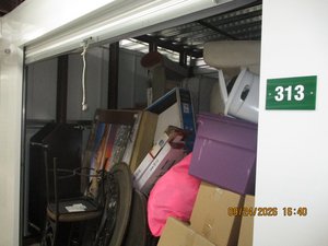 10 x 10 unit in Southfield