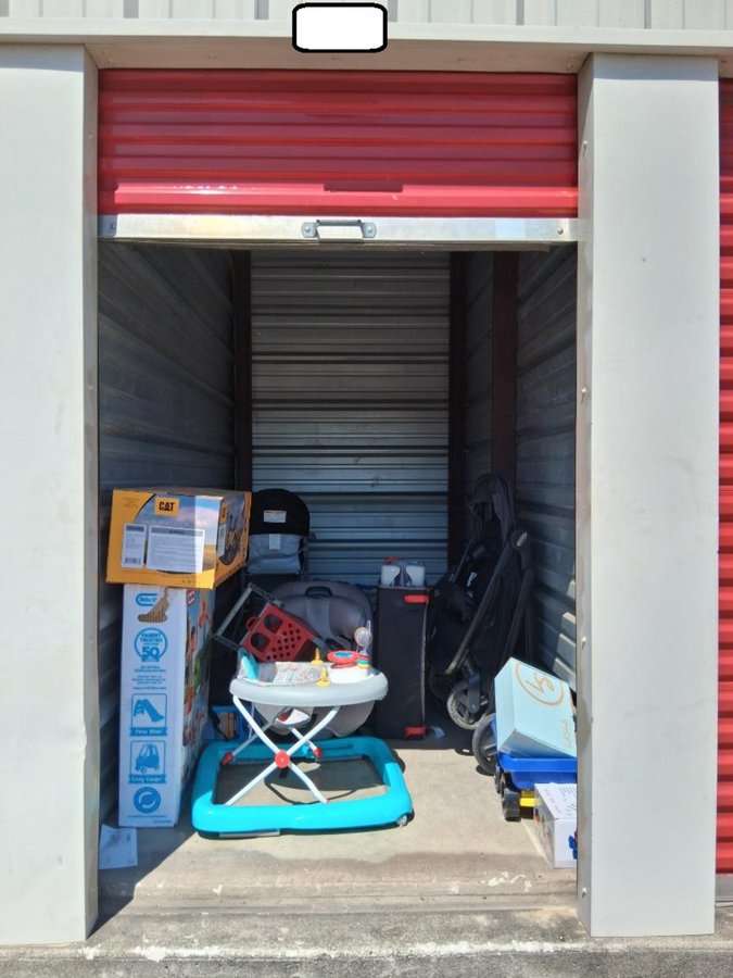 5 x 10 storage unit in Kyle, TX