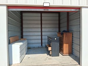 10 x 10 storage unit in Kyle, TX