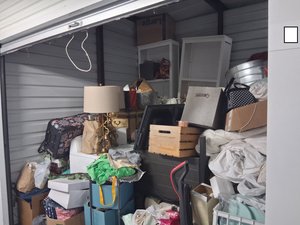 10 x 10 storage unit in Kyle, TX