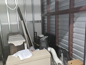 10 x 10 storage unit in Irvington, NJ