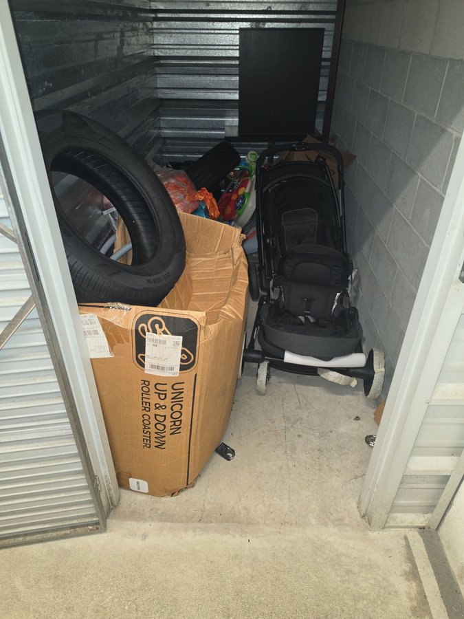 5 x 10 storage unit in Enfield, CT
