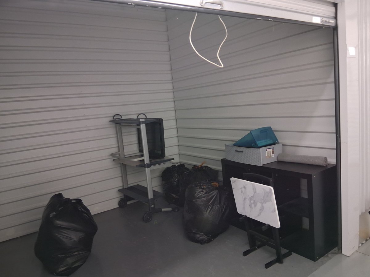 10 x 10 storage unit in Kyle, TX