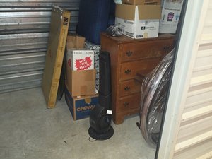 7 x 10 storage unit in Enfield, CT