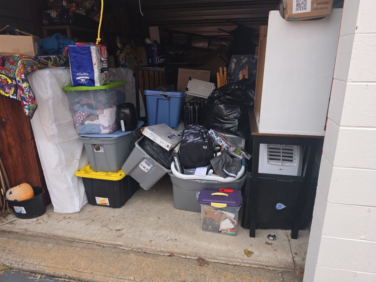 10 x 15 storage unit in Enfield, CT
