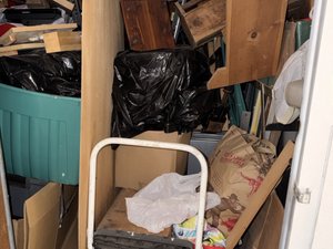 10 x 10 storage unit in Falls Church, VA