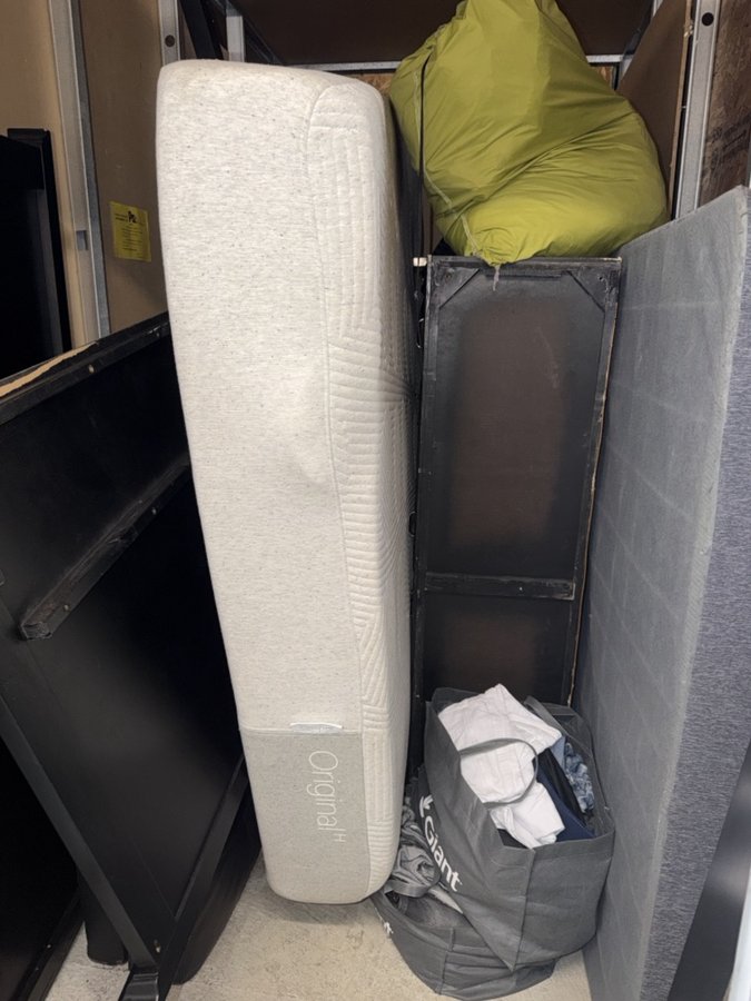 5 x 10 storage unit in Falls Church, VA