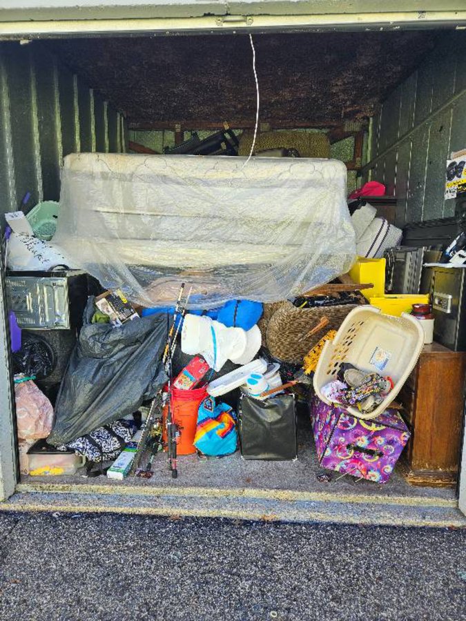10 x 12 storage unit in Louisville, KY
