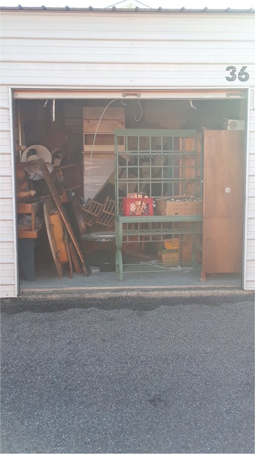 10 x 10 storage unit in White Plains, MD