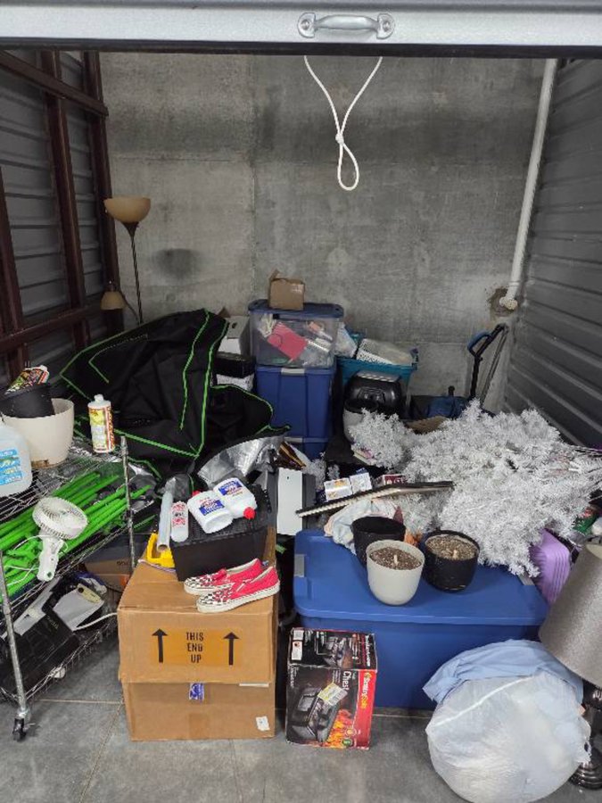 10 x 10 storage unit in Tallahassee, FL