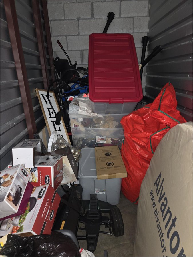 5 x 10 storage unit in Pompano Beach, FL