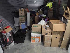 10 x 20 storage unit in Tallahassee, FL