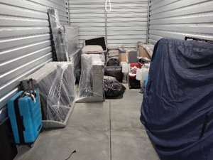 10 x 20 storage unit in Tallahassee, FL