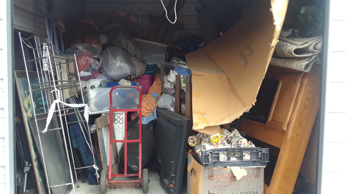 10 x 10 storage unit in White Plains, MD