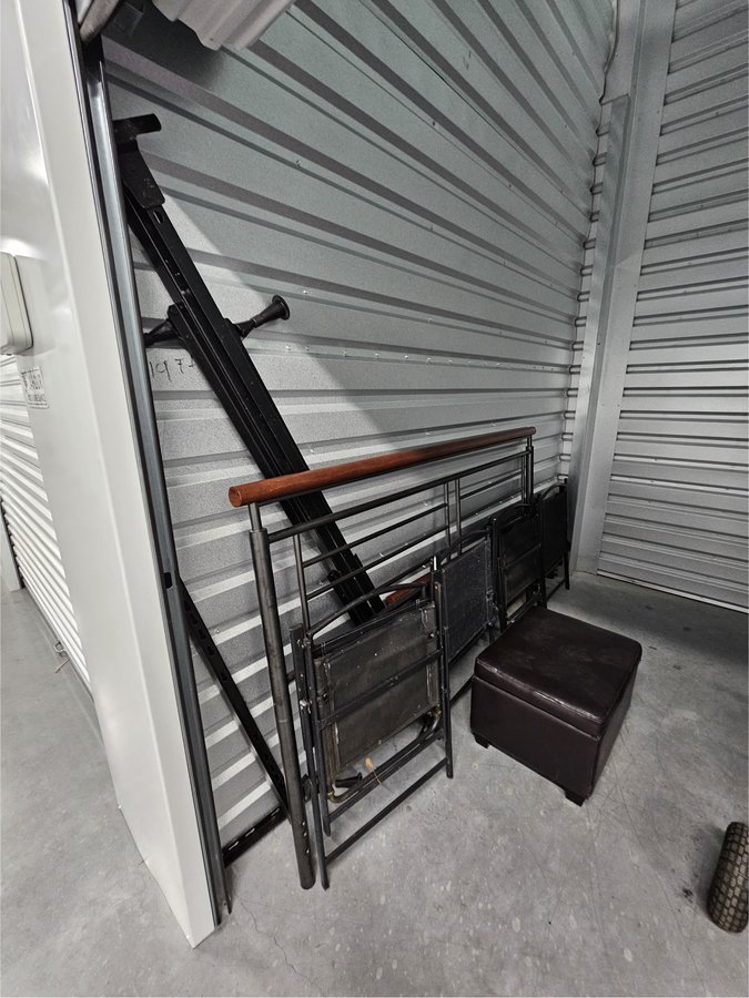 10 x 10 storage unit in Savannah, GA