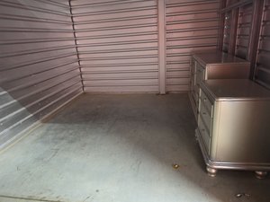 10 x 10 storage unit in Independence, MO