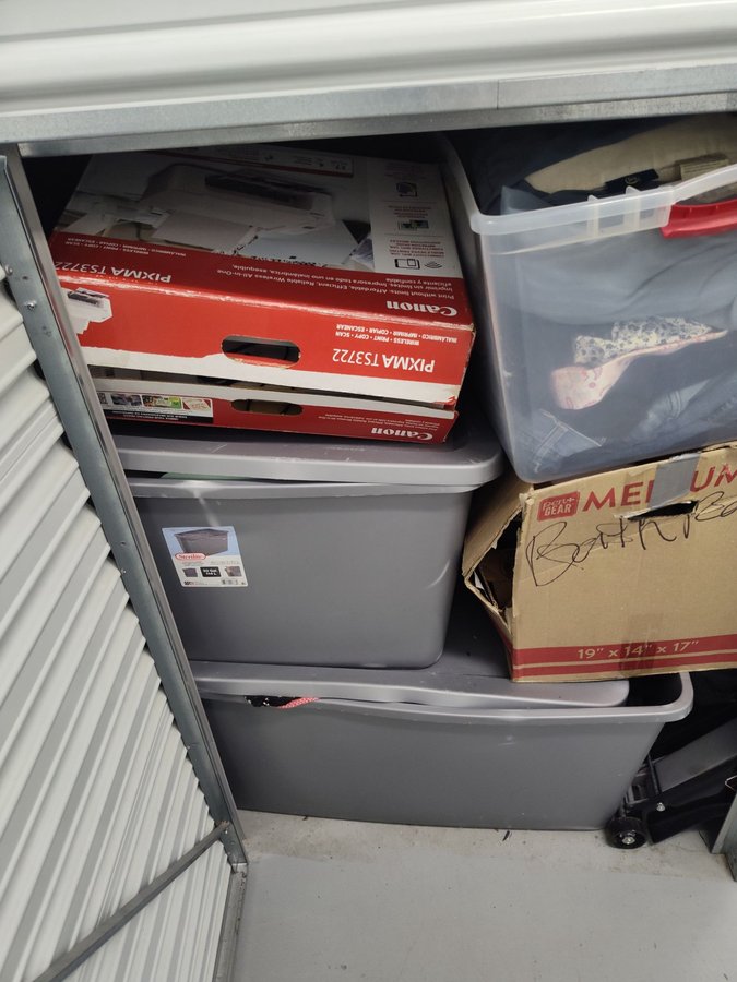5 x 5 storage unit in Brandon, FL