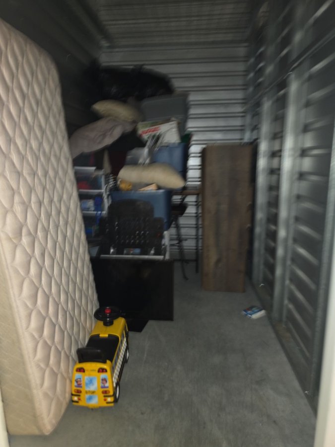 7 x 10 storage unit in Independence, MO