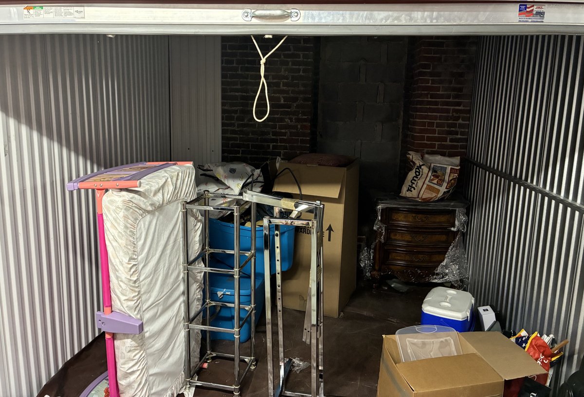 10 x 10 storage unit in Ewing, NJ