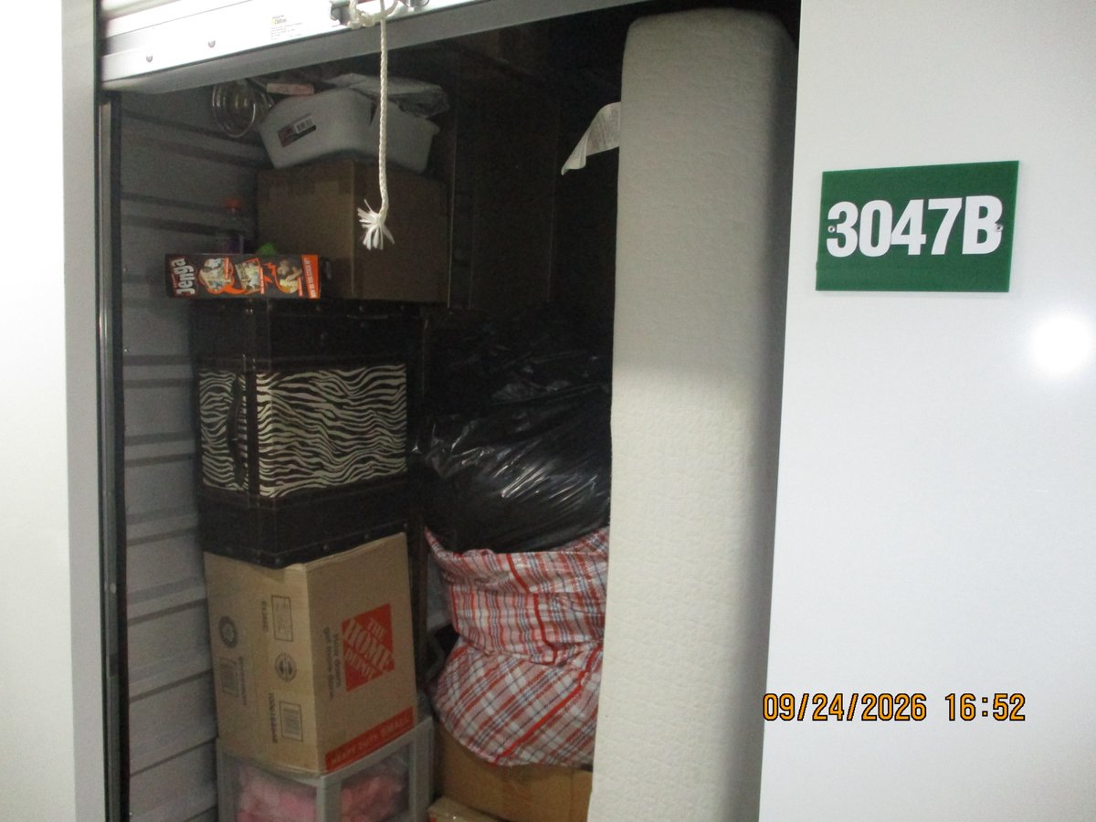 5 x 10 storage unit in Southfield, MI