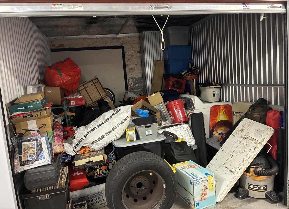 10 x 10 storage unit in Ewing, NJ