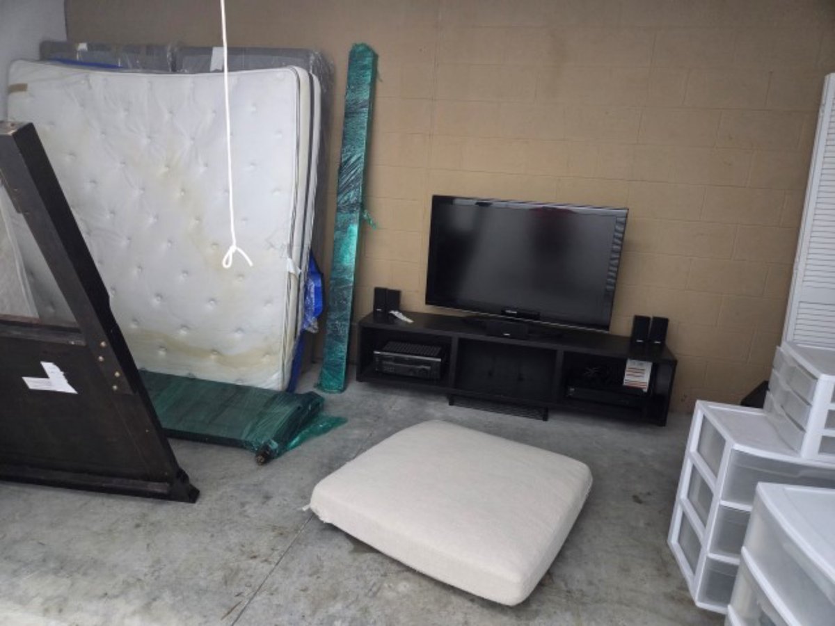 10 x 20 storage unit in Port St Lucie, FL