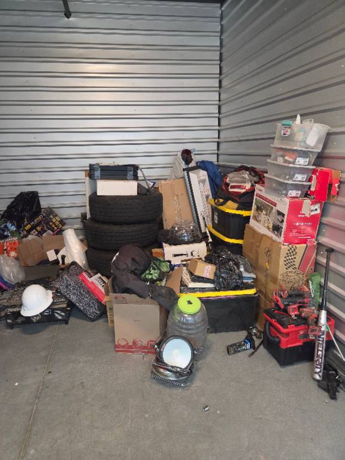 10 x 15 storage unit in Tolleson, AZ