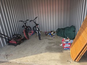 10 x 10 storage unit in Independence, MO