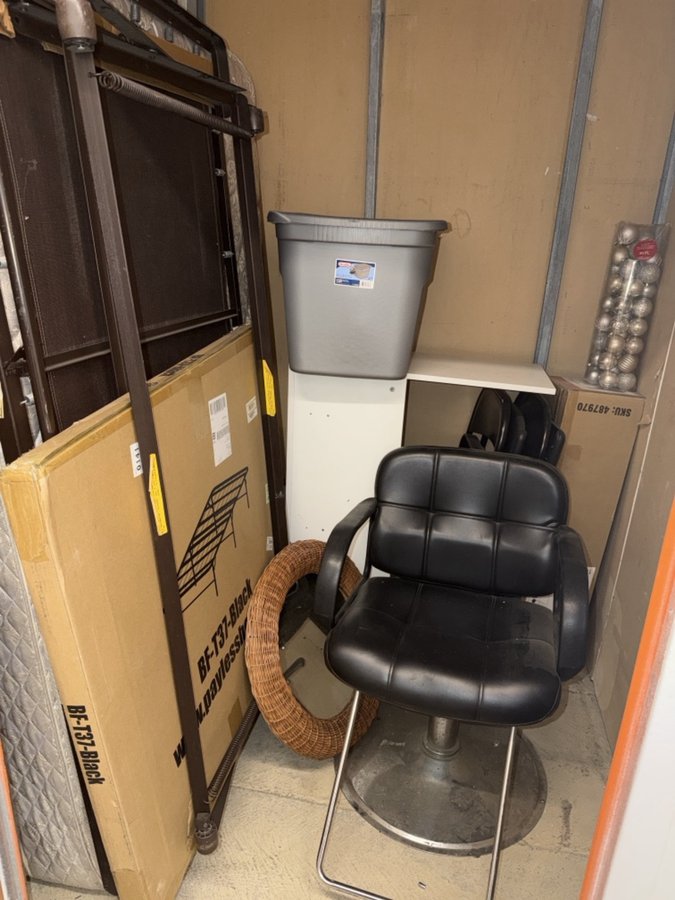 5 x 5 storage unit in Annandale, VA