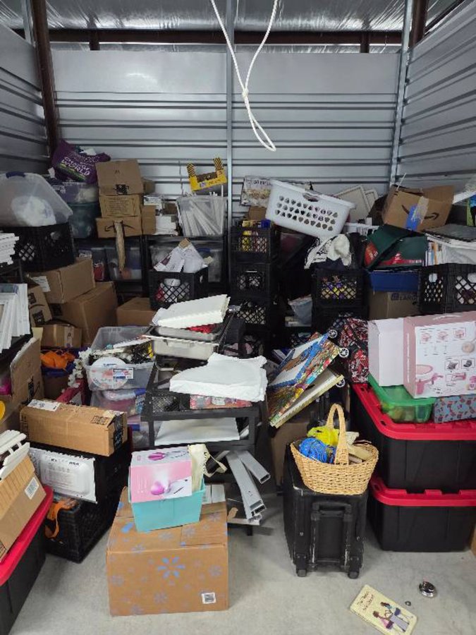 10 x 10 storage unit in Tallahassee, FL
