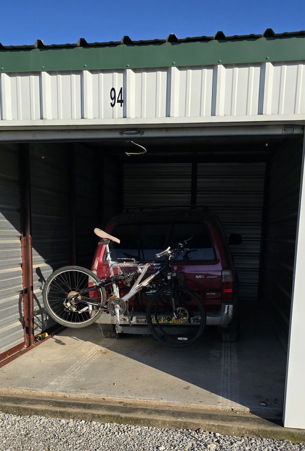 10 x 20 storage unit in Cave City, KY
