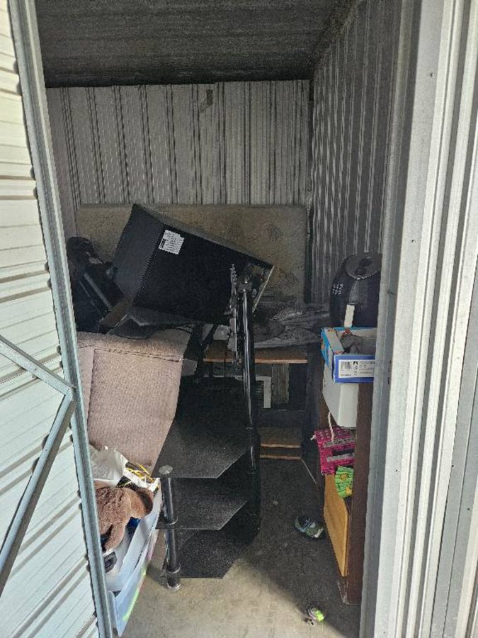 10 x 10 storage unit in Indianapolis, IN