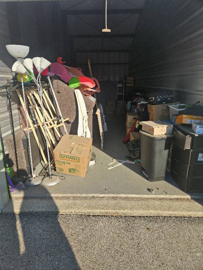 10 x 30 storage unit in Indianapolis, IN