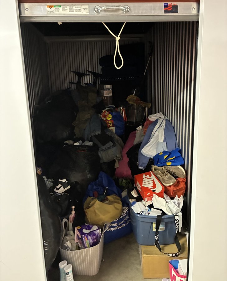 6 x 10 storage unit in Ewing, NJ