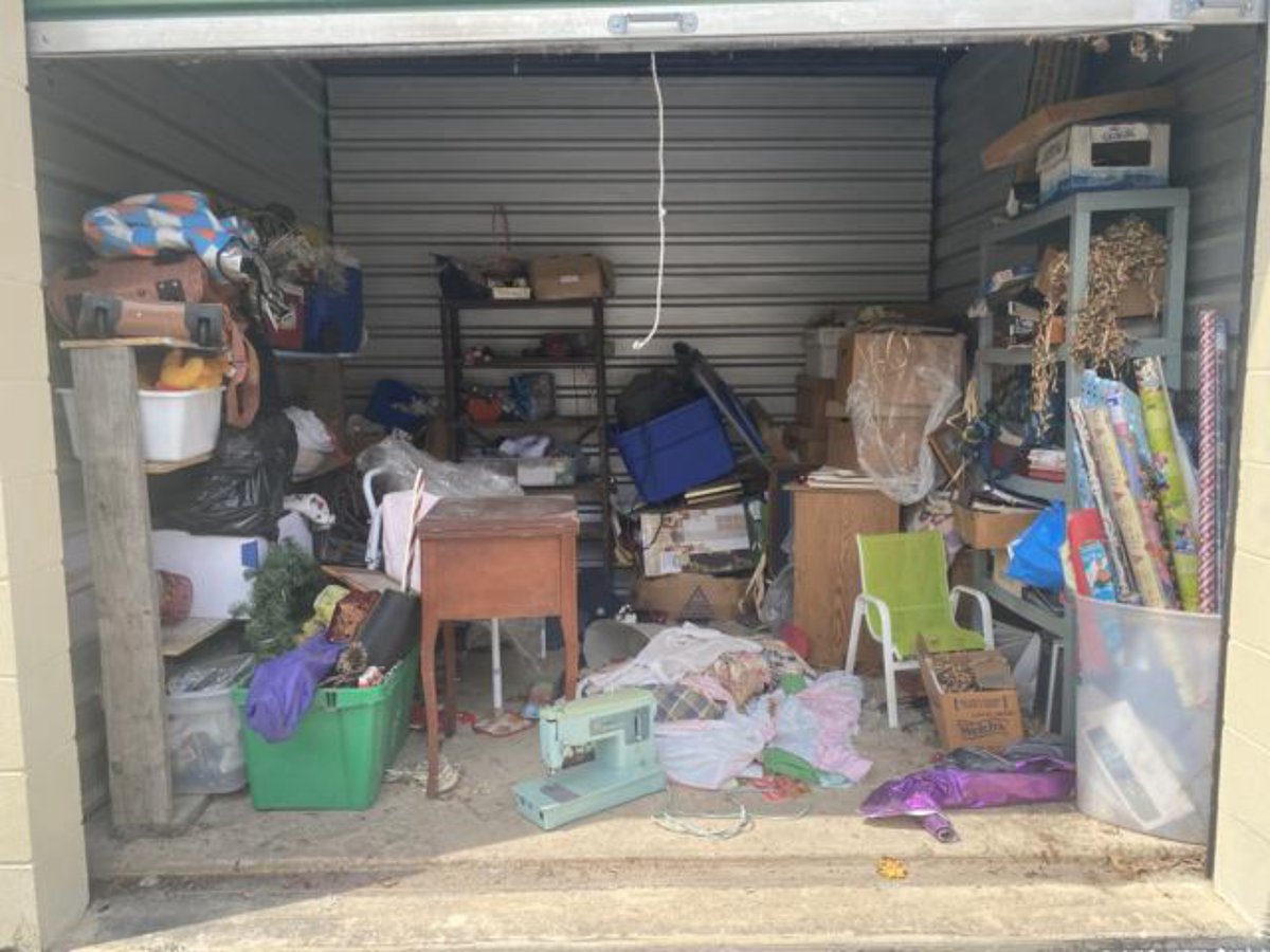 10 x 10 storage unit in Converse, TX