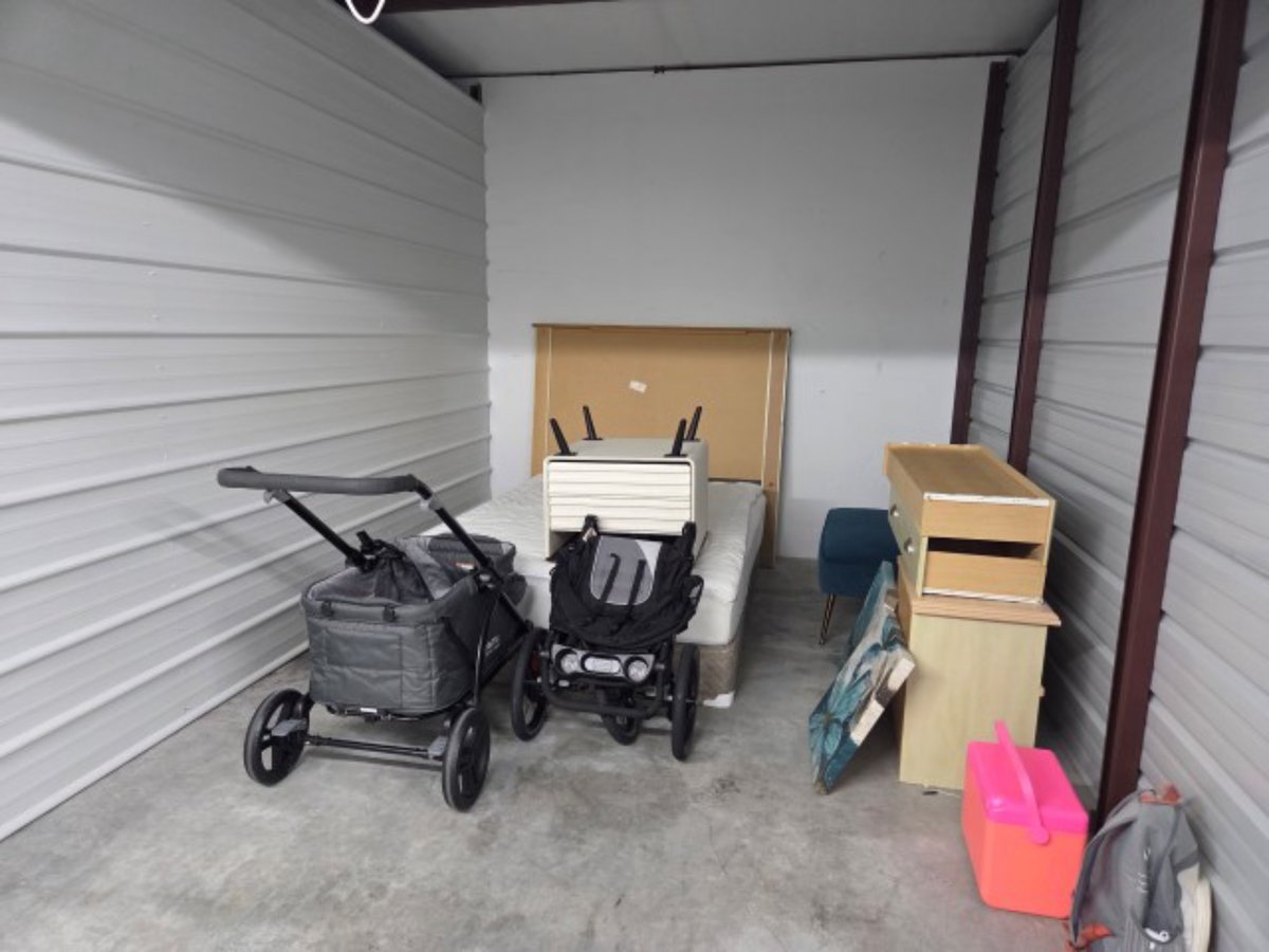10 x 15 storage unit in Port St Lucie, FL
