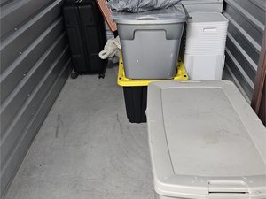 5 x 10 storage unit in Dover, NJ
