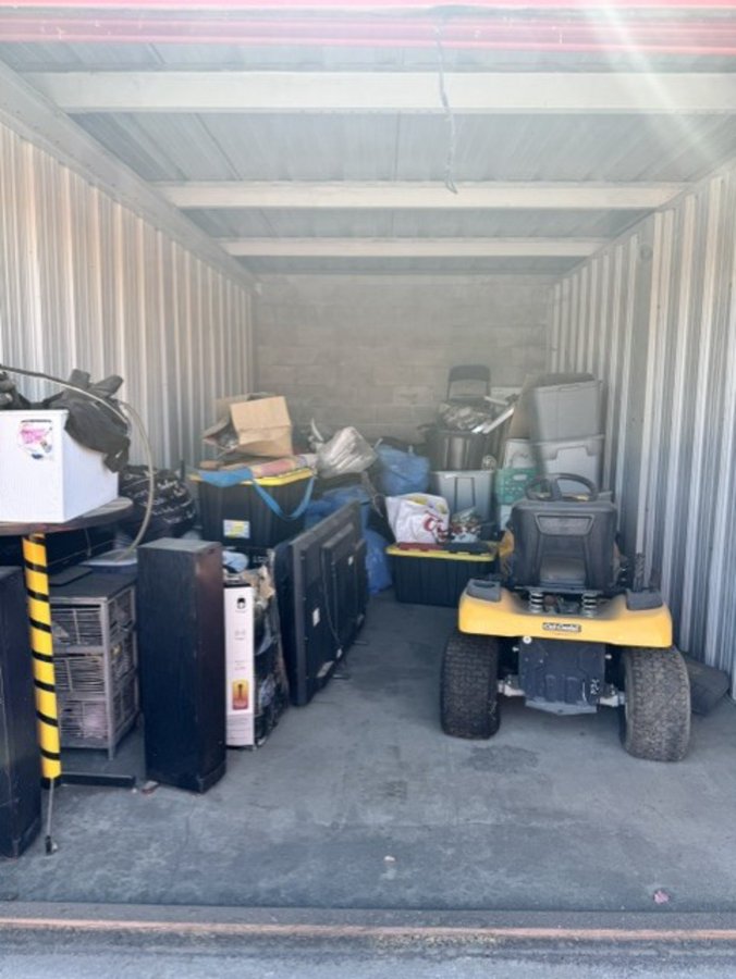 10 x 20 storage unit in Mesa, AZ