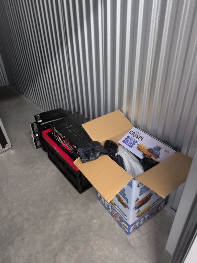 5 x 15 storage unit in Everett, MA
