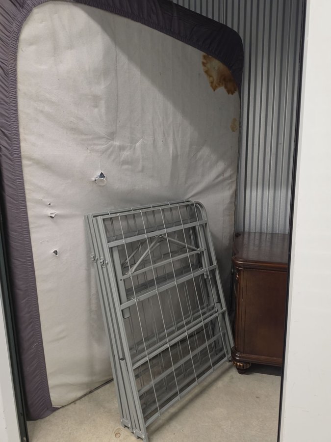 5 x 5 storage unit in Lee's Summit, MO