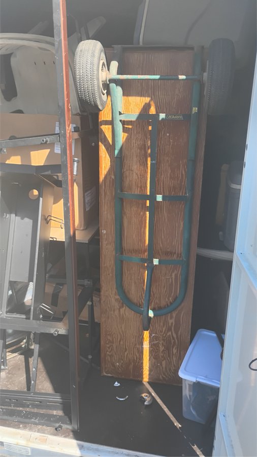 8 x 18 storage unit in Waldorf, MD
