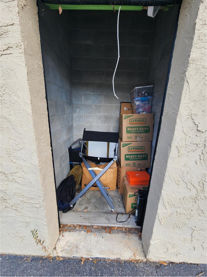 5 x 5 storage unit in Jacksonville, FL