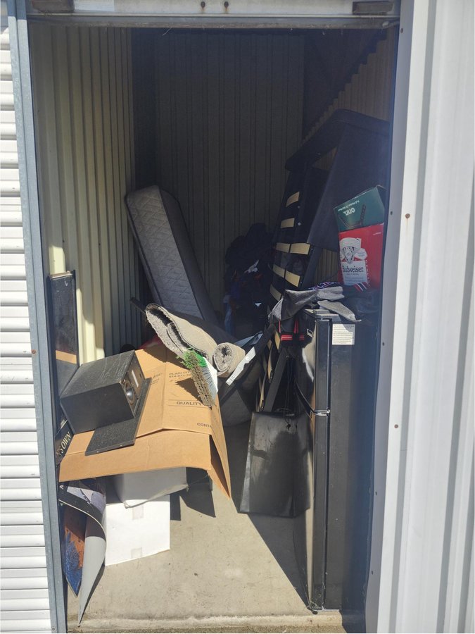 5 x 12 storage unit in Harrison, OH