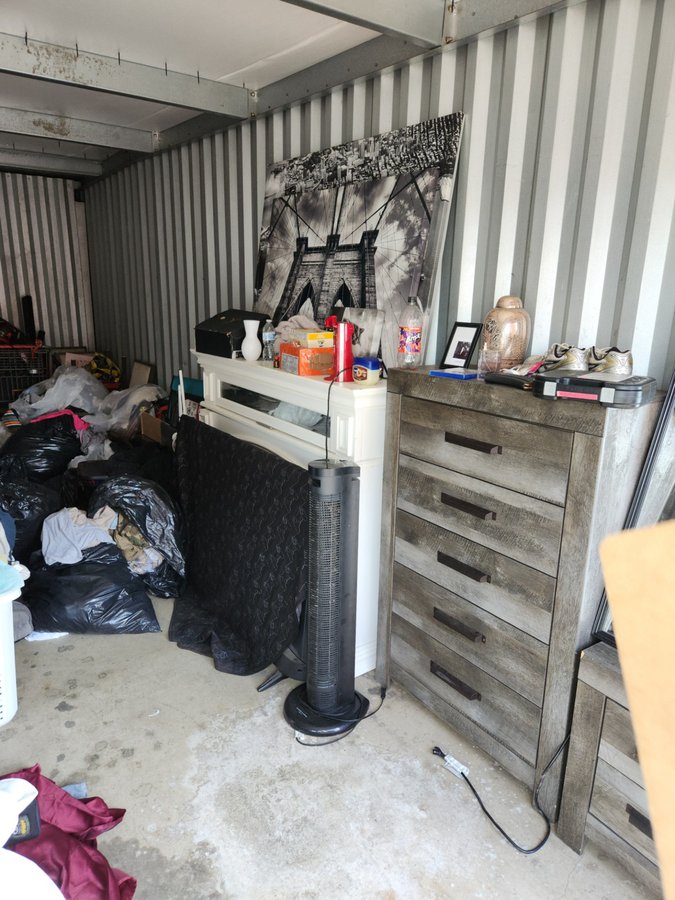 10 x 25 storage unit in Cleveland, OH