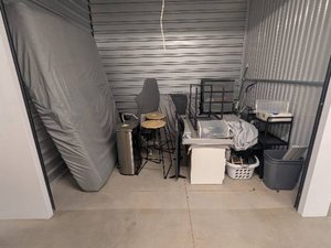 10 x 8 storage unit in Phoenix, AZ