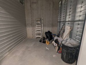 10 x 10 unit in Phoenix