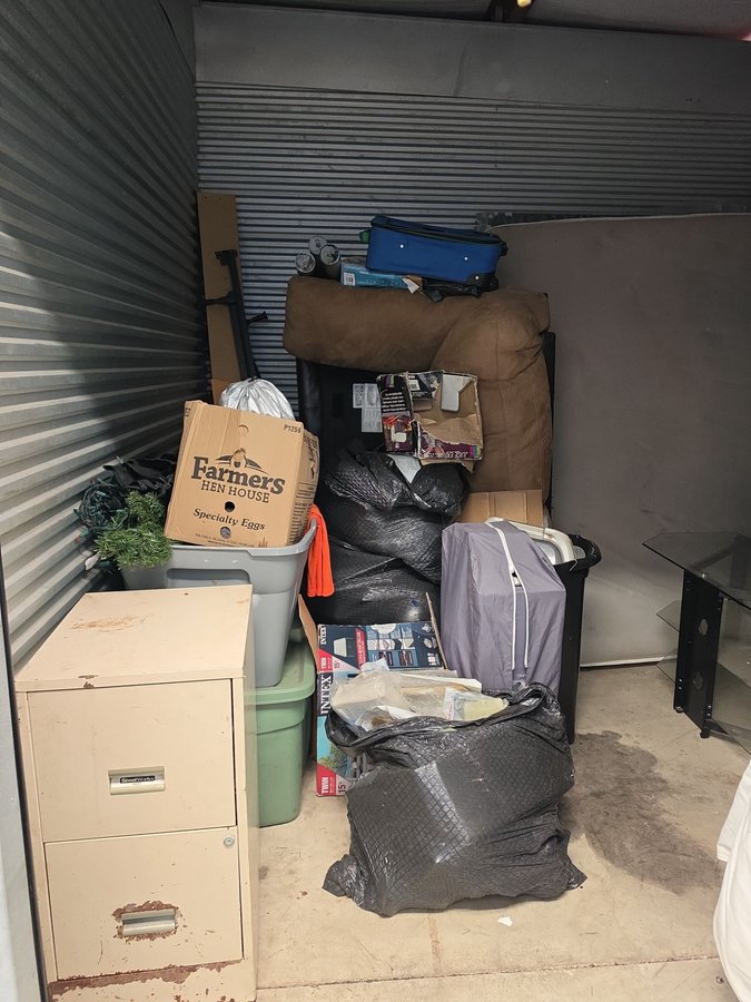 10 x 10 storage unit in Raytown, MO